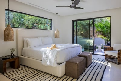 Luxury Villa Photo #13