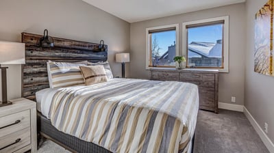 Queen suite 1 on mid level