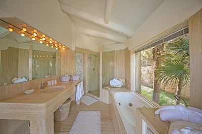 Luxury Villa Photo #16