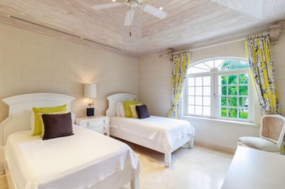 Luxury Villa Photo #15
