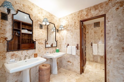 Luxury Villa Photo #45