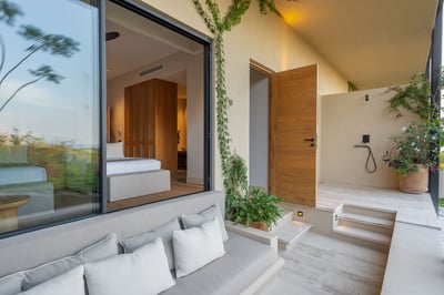 Luxury Villa Photo #34