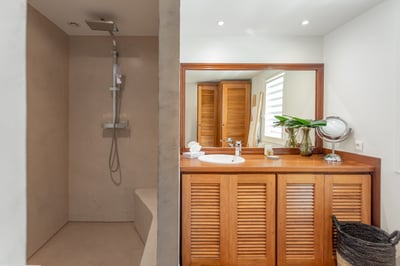 Luxury Villa Photo #24