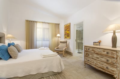 Luxury Villa Photo #36