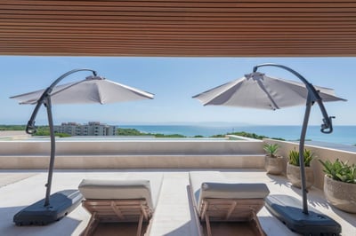 Luxury Villa Photo #3