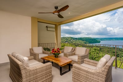 Luxury Villa Photo #25