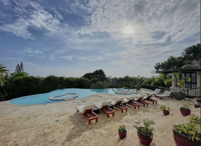 Luxury Villa Photo #5