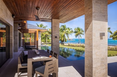 Luxury Villa Photo #4