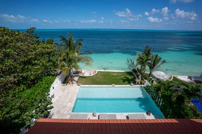 Luxury Villa Photo #5
