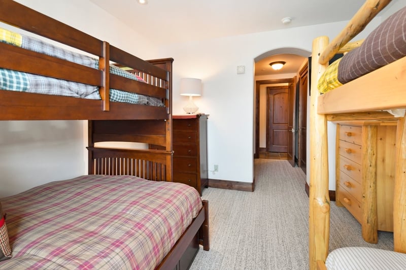 Silver Strike Lodge 4 BDM Condo