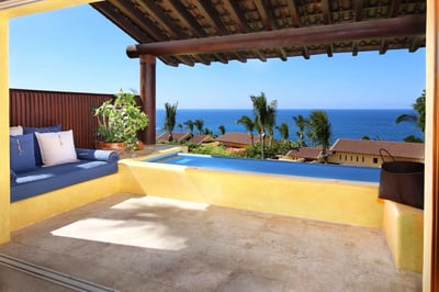 Luxury Villa Photo #3