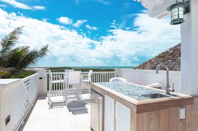 Luxury Villa Photo #3