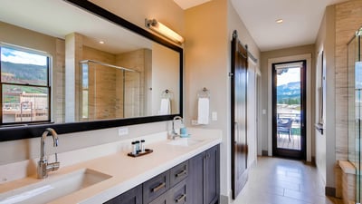 Primary ensuite with deck access