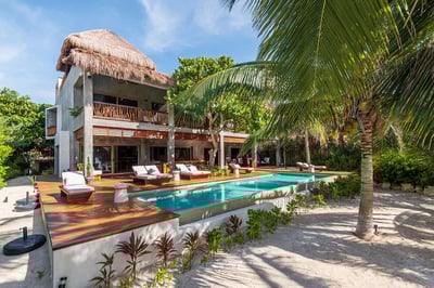 Luxury Villa Photo #3