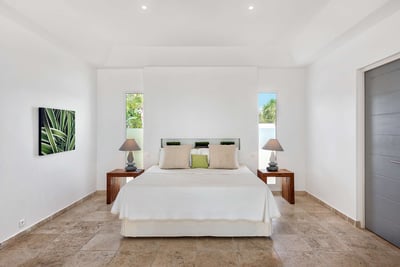Luxury Villa Photo #16