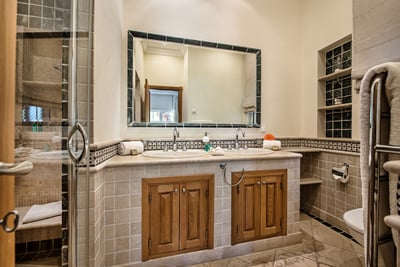 Luxury Villa Photo #34