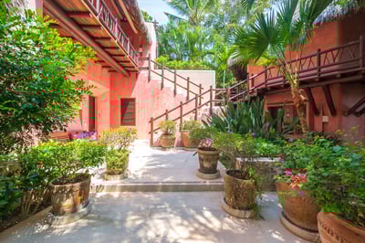 Luxury Villa Photo #23