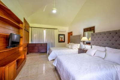 Luxury Villa Photo #19