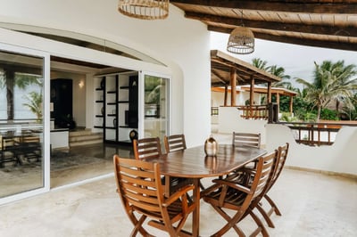 Luxury Villa Photo #17