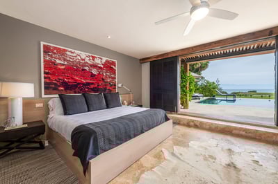 Luxury Villa Photo #31
