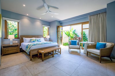 Luxury Villa Photo #26