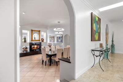 Luxury Villa Photo #17