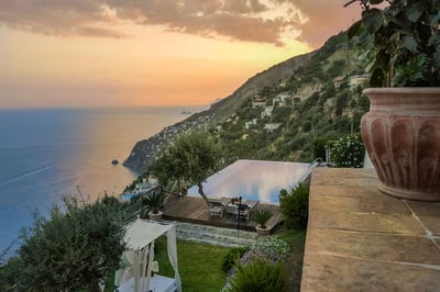 Luxury Villa Photo #3