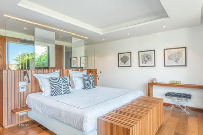 Luxury Villa Photo #19