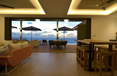 Dining Area & Kitchen