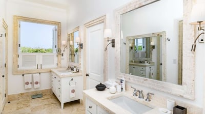 Luxury Villa Photo #24