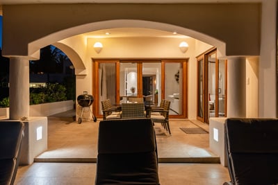 Luxury Villa Photo #8