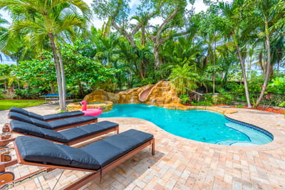 Luxury Villa Photo #4