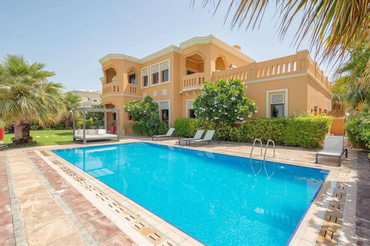 Palm Jumeirah 2 villa rental - 1