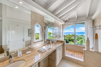 Luxury Villa Photo #35