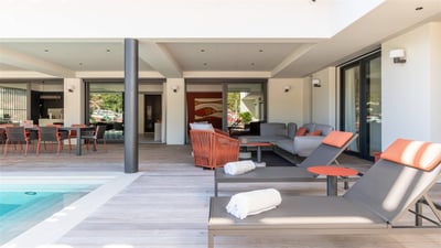 Outdoor Lounge