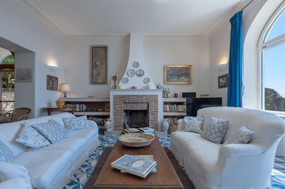 Luxury Villa Photo #15