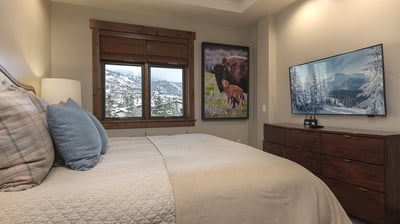 Junior suite with king bed