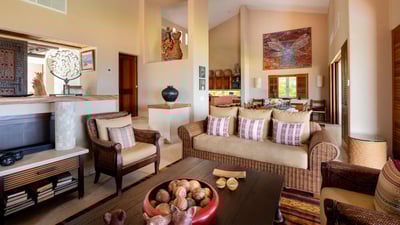Luxury Villa Photo #9