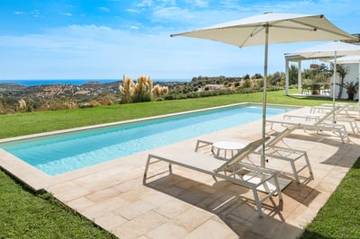 Luxury Villa Photo #5