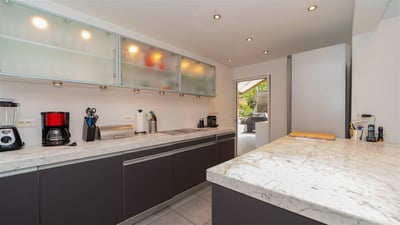 Kitchen & Dining Area
