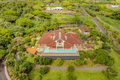 Luxury Villa Photo #3