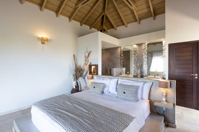 Luxury Villa Photo #34