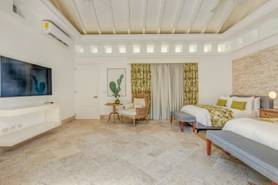 Luxury Villa Photo #28
