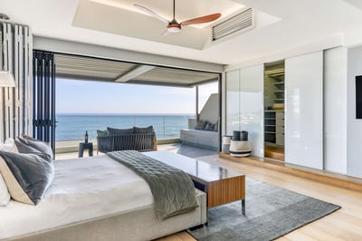 Luxury Villa Photo #32