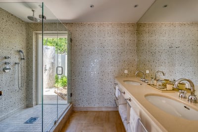 Luxury Villa Photo #43