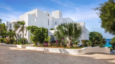 Luxury Villa Photo #2