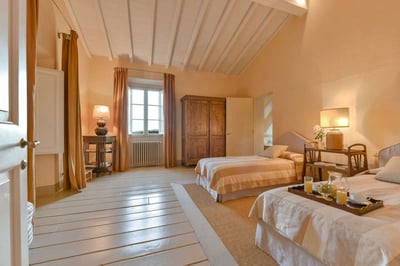 Luxury Villa Photo #17