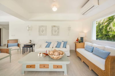 Luxury Villa Photo #10
