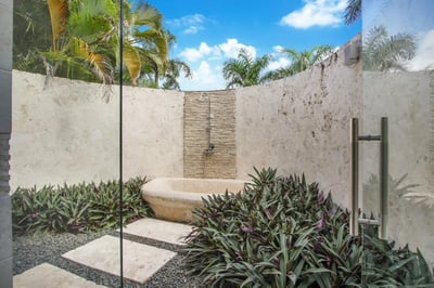 Luxury Villa Photo #34
