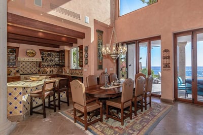 Luxury Villa Photo #10